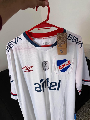 Camiseta Club Nacional De Football Con Parche De Campeon