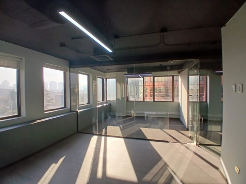 Excelente Oficina Recién Remodelada De 338m2 De Planta Libre