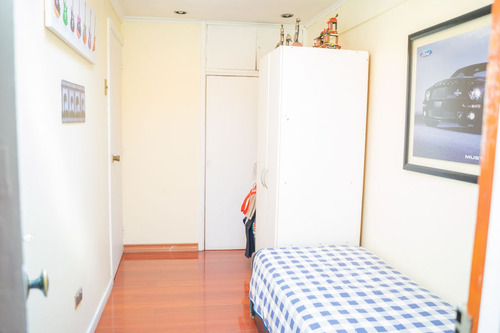 Se Vende Casa A Pasos De Vicuña Mackenna Con Santa...