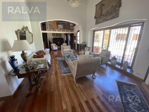 Imagen 15 de 30 de Casa Con Gran Jardin Y Piscina - Las Lomas - Frente Al Golf