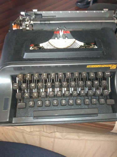 Máquina De Escrever (remington 12)