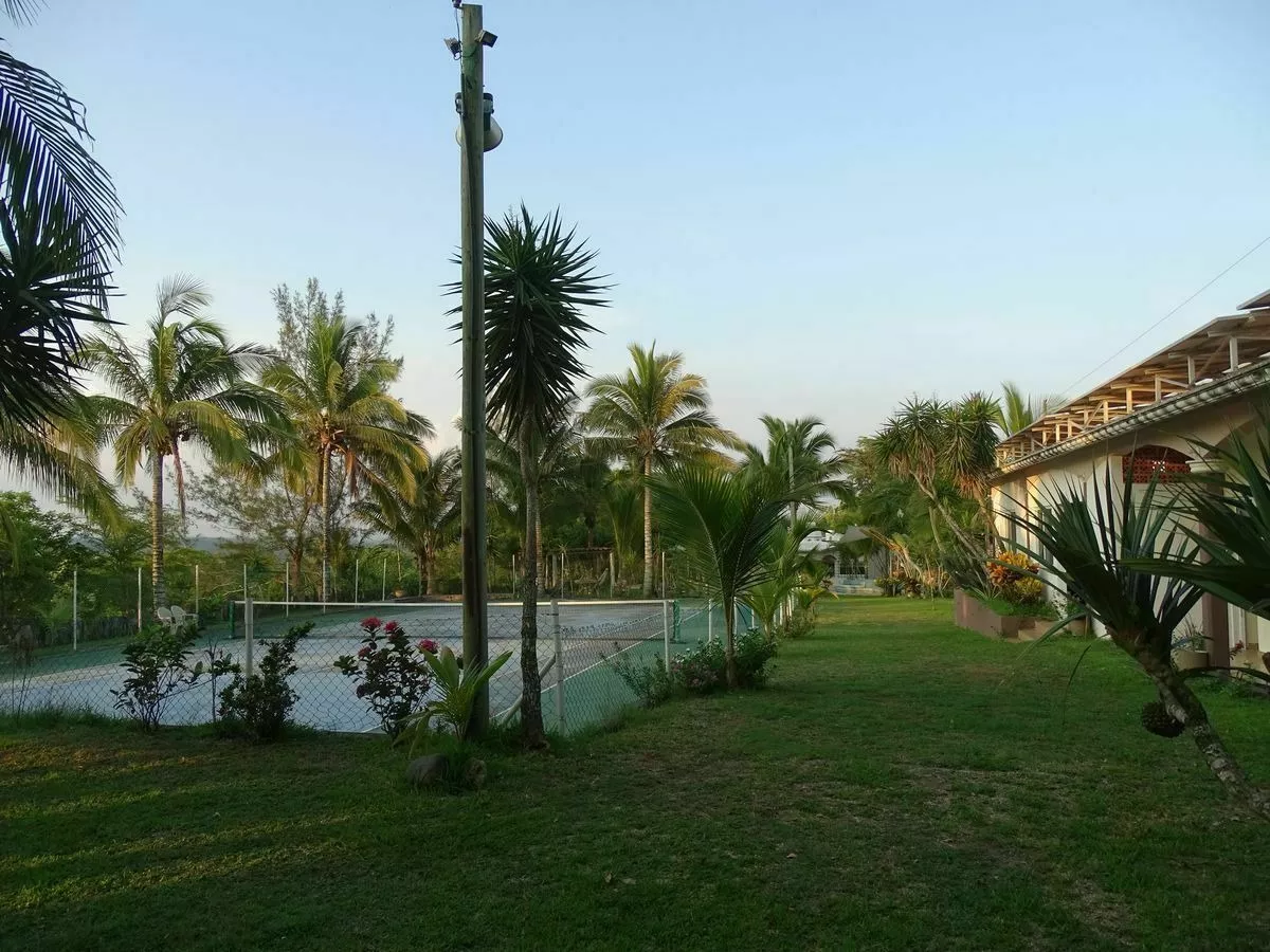 Terreno En La Aguada Con Tres Villas