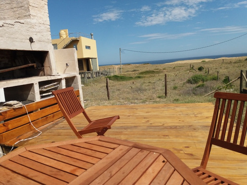 Casa De Dos Dormitorios Y Sofacama. Frente A La Duna
