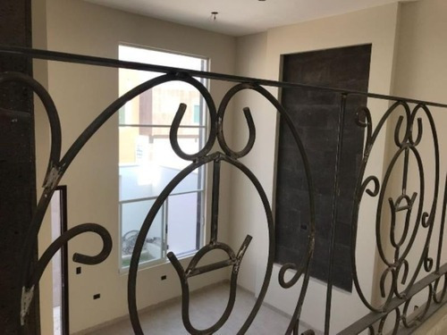 Casa Sola En Venta Fracc El Roble Residencial