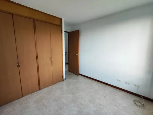 Apartamento En Arriendo En Castropol. Cod A16730
