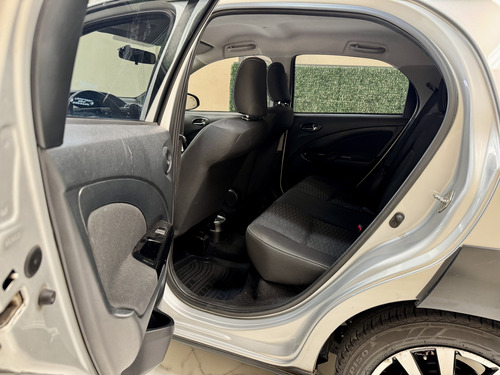 Toyota Etios 1.5 Cross