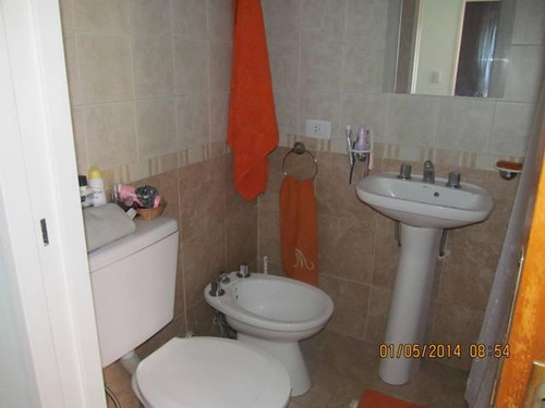Imagen 7 de 28 de Casa Con Lote Interno- Lanús Oeste