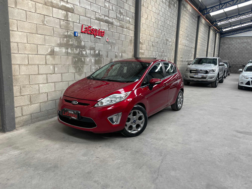 Ford Fiesta Kinetic Design 2013 1.6 Titanium 120cv