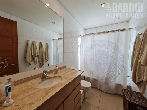 Casa En Venta De 4 Dorm. En Chicureo Poniente