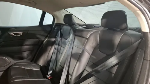 Volvo S60 2.0 T5 MOMENTUM AUTO