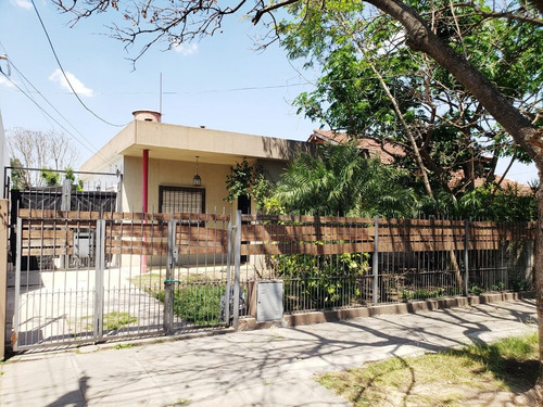 Venta!!!!!!!! Casa Americana Con Dependencia De Servicio Atrás 