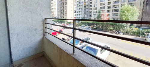 Dpto. En Venta De 3 Dormitorios, 1 Baño, Independencia.