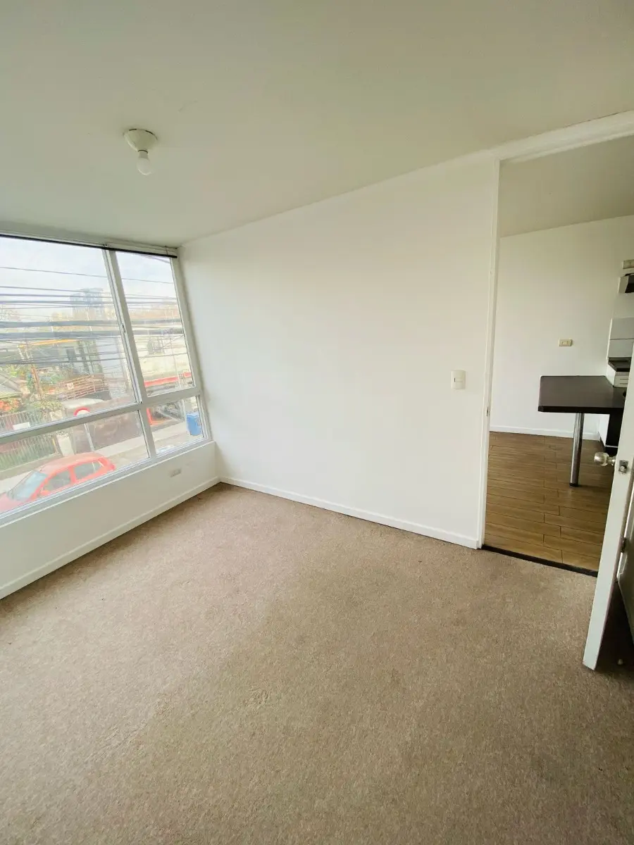 Imagen 3 de 9 de Arriendo Dpto 1 Dormitorio 1 Baño / Metro Plaza Chacabuco
