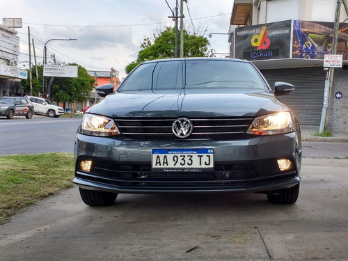 Imagen 13 de 15 de Volkswagen Vento 1.4 Comfortline 150cv Dsg 2017