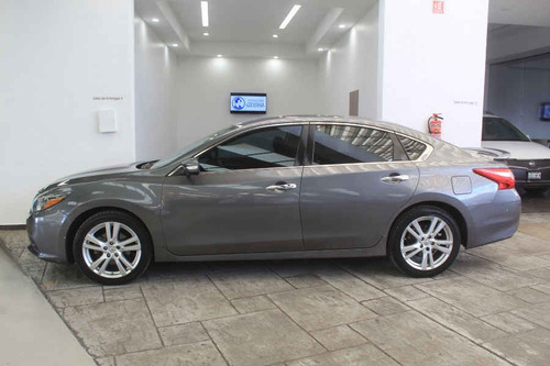 Imagen 8 de 15 de Nissan Altima 2017 4p Exclusive V6/3.5 Aut