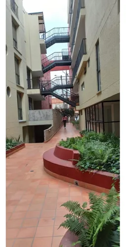 Vendo Hermoso Apartaestudio A Dos Cuadras De La Presidencia