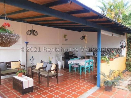 Acojedora Casa De Montana En Karimao Country