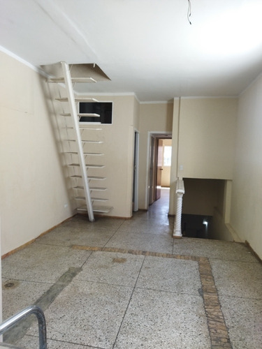 Imagen 10 de 22 de Se Vende Local Comercial En Catia Perez Bonalde Con Apartame