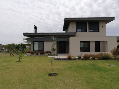 Venta Casa 3 Dormitorios 3 Baños Viñedos De La Tahona Piscina #406