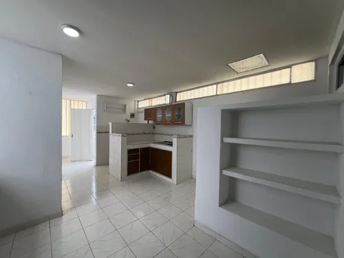 Casa En Venta En Los Andes B - La Riviera. Cod V8014567