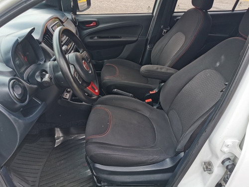 Imagen 10 de 13 de Fiat Uno 2017 1.4 Sporting Mt