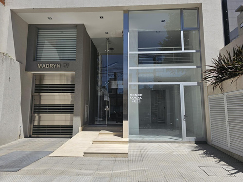 Local A Estrenar De 30 M2 Desarrollado En 2 Plantas.