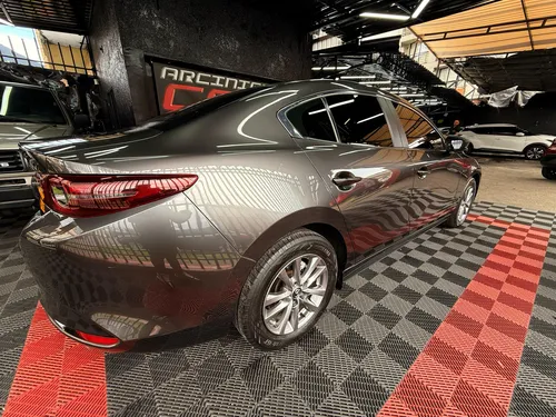 Mazda 3 2.0 Prime