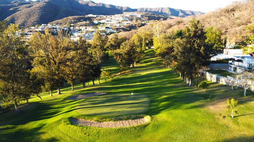 Terreno Residencial Frente Al Hoyo 8 Del Campo De Golf En Aj