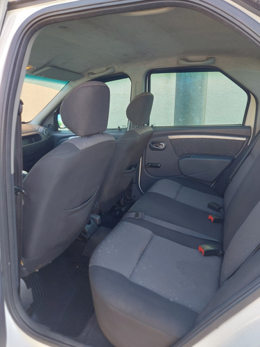 Renault Logan 1.6 Expression Hi-power 4p