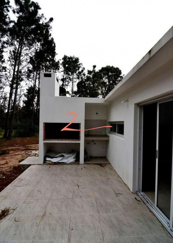 Casa Minimalista En Pinares. Excelente Oportunidad!- Ref: 5485