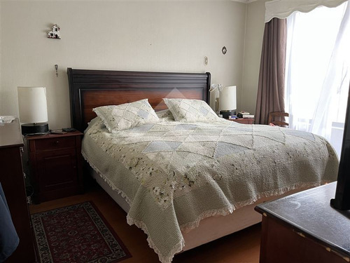 Casa En Venta De 4 Dorm. En Ñuñoa