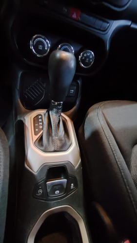 Jeep Renegade 1.8 Flex Aut. 5p