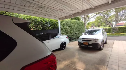 Casa En Venta En Pance. Cod V11497
