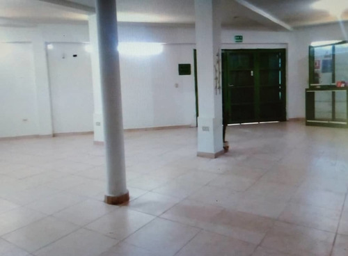 Imagen 5 de 9 de Local Comercial En Urb. Costa Azul, Sabanamar