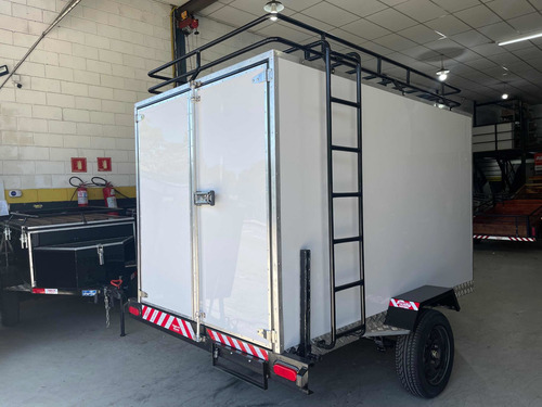 Carreta Baú Em Acm - Baú 2.50 X 1.50 X 1.50 Com Bagageiro
