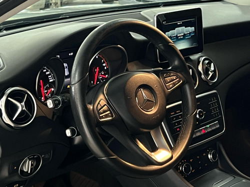 Mercedes-Benz GLA 200 1.6 CGI FLEX STYLE 7G-DCT
