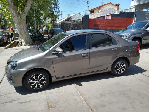 Imagen 4 de 10 de Toyota Etios Xls 4p 4at 2018