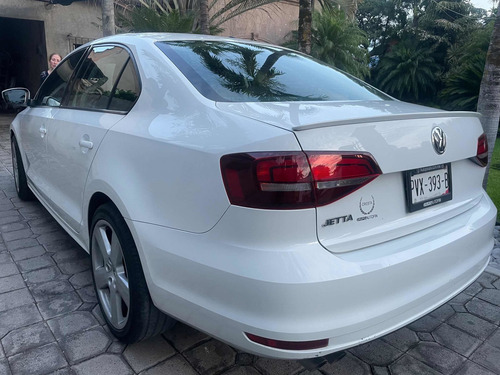 Imagen 5 de 13 de Volkswagen Jetta 2016 2.0 L4 At