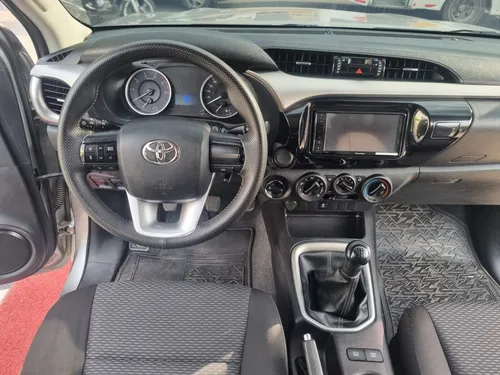Toyota Hilux 2.4 Mt 4x4 Diésel