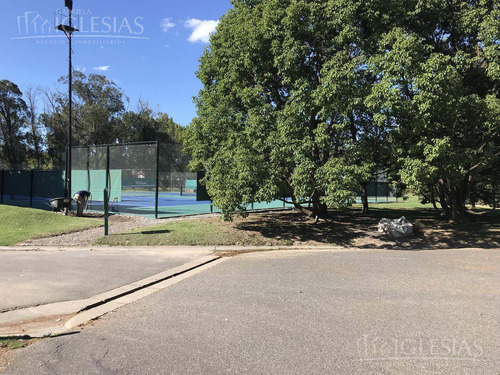 Casa En Venta Con 4 Dormitorios En Solares Del Talar