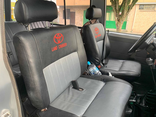 Toyota Land Cruiser 22r
