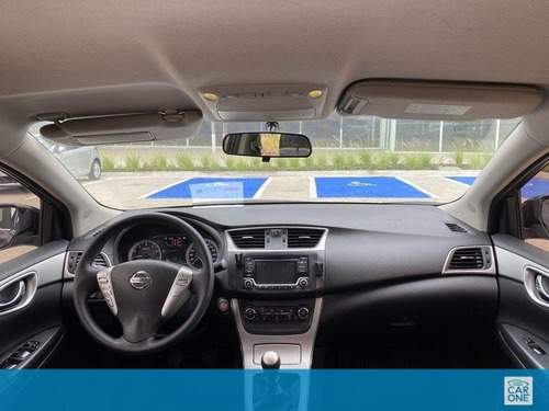 Nissan Sentra Advance Manual 1.8 2015