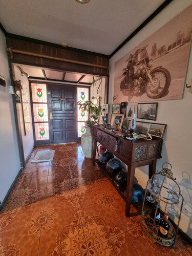 Se Vende Casa Con 2 Cabañas Ubicada En Sector Miraflores