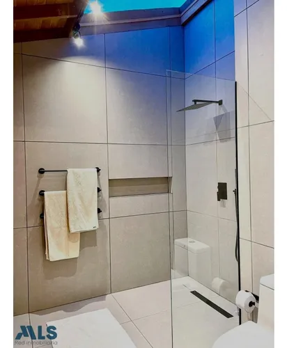 Casa Completamente Remodelada En El Campestre(mls#255908)