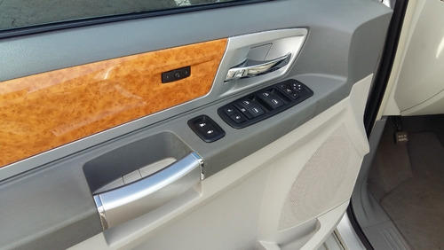 Chrysler Town & Country Limited 3.8 V6 Modelo 2009