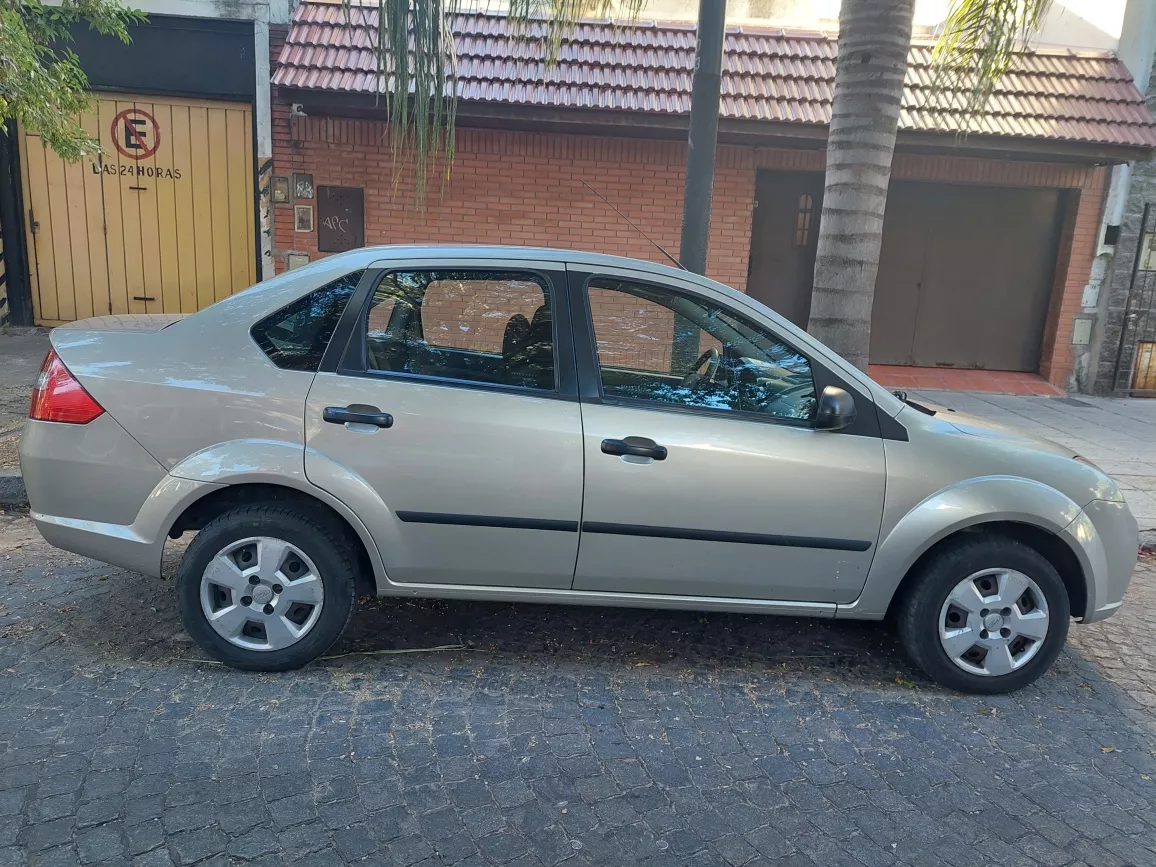 Ford Fiesta Max Ambiente Plus MP3