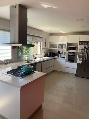 Casa En Venta En Buenos Aires Village