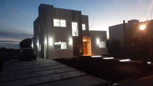 Imagen 2 de 9 de Casa En Venta En Haras Santa Maria, Escobar, G.b.a. Zona Norte
