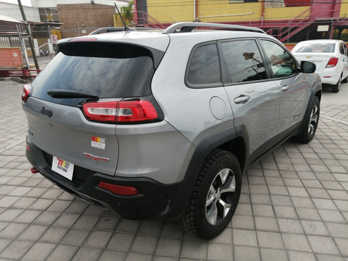 Imagen 10 de 15 de Jeep Cherokee 2015 3.2 Trailhawk Mt