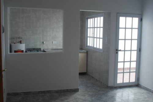 Imagen 1 de 11 de Alquiler 3 Amb Tipo Ph X Escalera Con Patio Flores/floresta